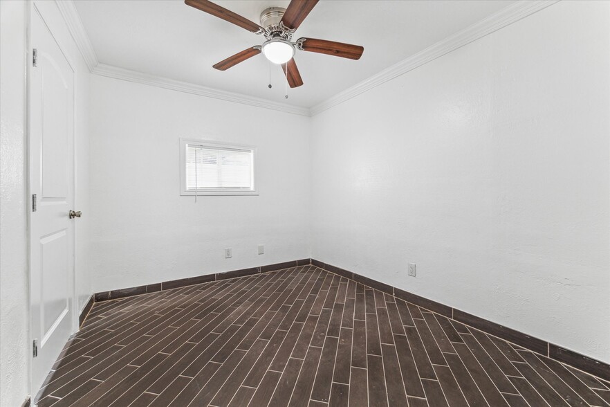 More Photos Of 11126 Timber Crest Dr, Houston Warehouse For Sale