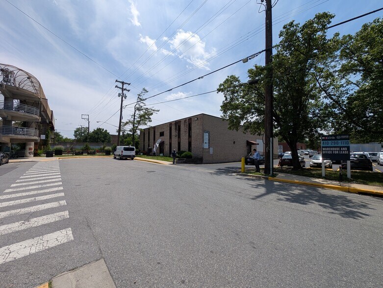 More Photos Of 5113-5123 Berwyn Rd, College Park Unknown For Lease