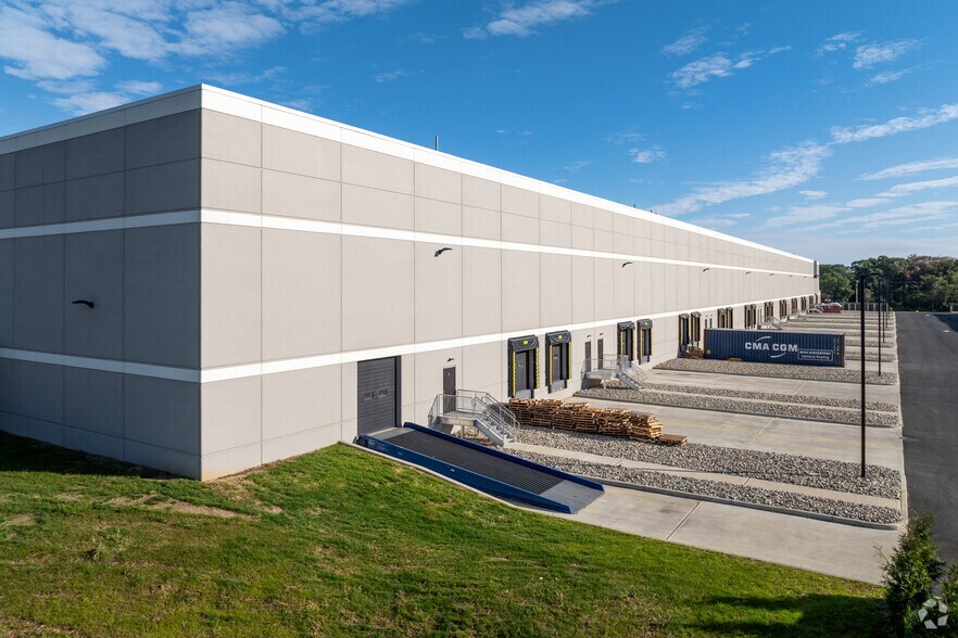 More Photos Of 1840 Wayside Road-Building B, Tinton Falls Unknown For Lease
