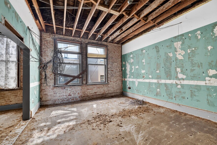More Photos Of 400 W Main St, Leesburg Serviced Offices For Sale