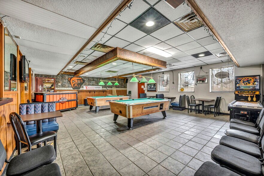 More Photos Of 5348 E Lake Rd, Sheffield Lake Restaurant For Sale