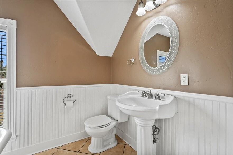 More Photos Of 520 16th Ave N, Nampa Office Residential For Sale