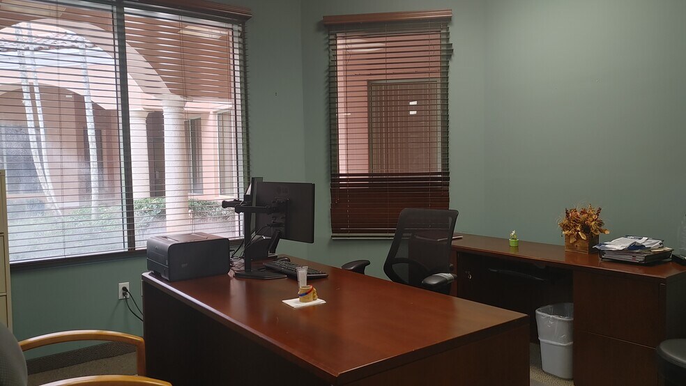 More Photos Of 1545 N Park Dr, Weston Office For Lease
