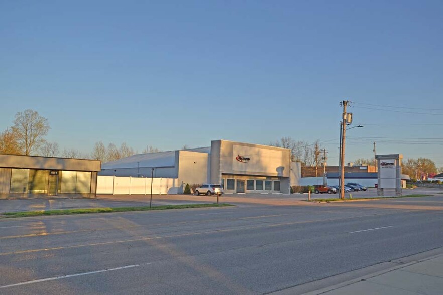 Primary Photo Of 1604 N Illinois St, Swansea Showroom For Sale