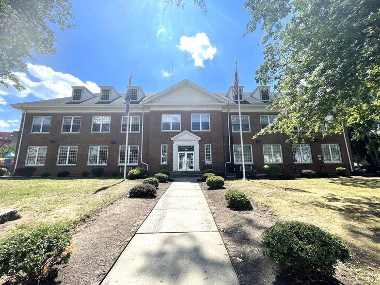 Primary Photo Of 40-60 Parker Rd, Elizabeth Office For Lease
