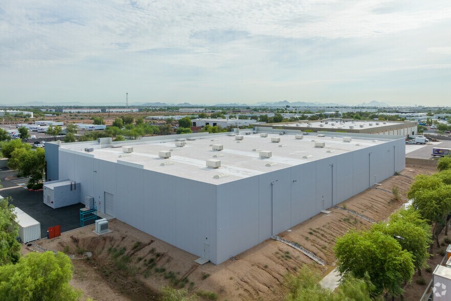 More Photos Of 7175 W Sherman Rd, Phoenix Warehouse For Lease