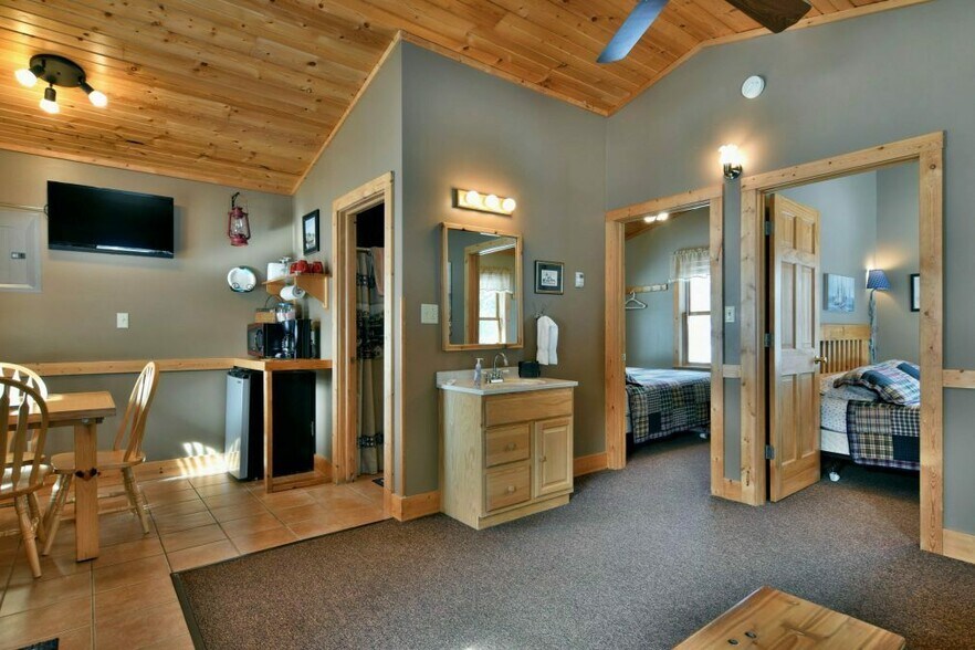 More Photos Of 84790 State Highway 13 S, Bayfield Hotel For Sale