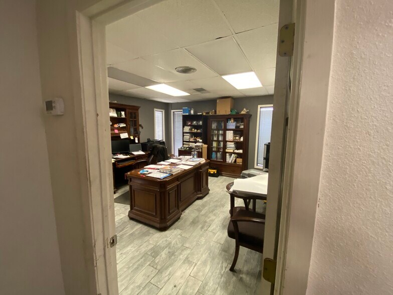 More Photos Of 3710 Kermit Hwy, Odessa Warehouse For Lease