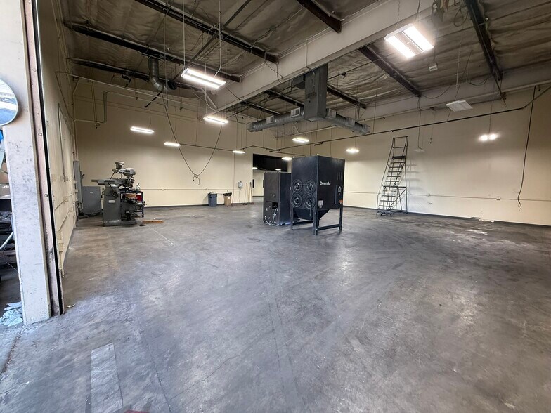 More Photos Of 28258 Avenue Stanford, Valencia Manufacturing For Lease