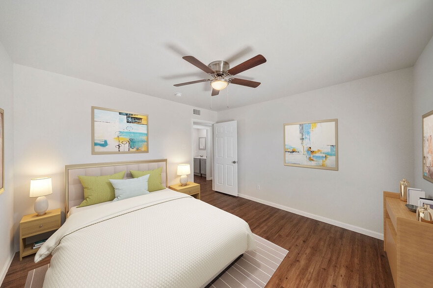 More Photos Of 6403 Sloan St, Houston Apartments For Sale