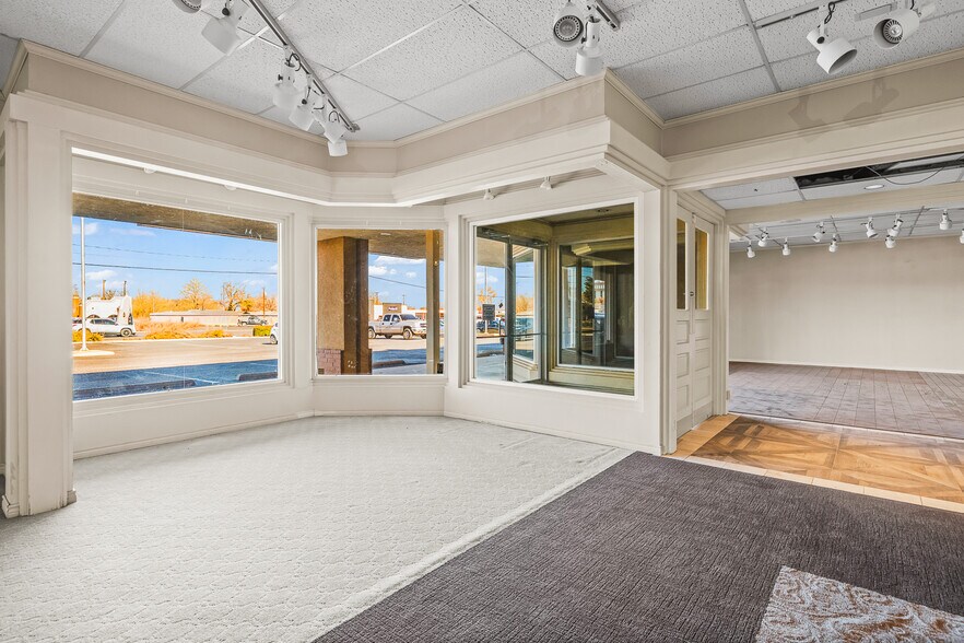 More Photos Of 4519 50th St, Lubbock Storefront For Lease