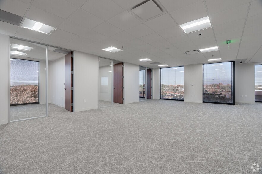 More Photos Of 17304 Preston Rd, Dallas Unknown For Lease