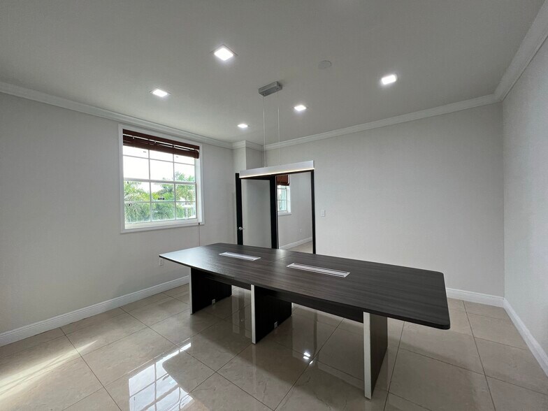More Photos Of 2470 NW 102nd Pl, Doral Storefront Retail Office For Sale