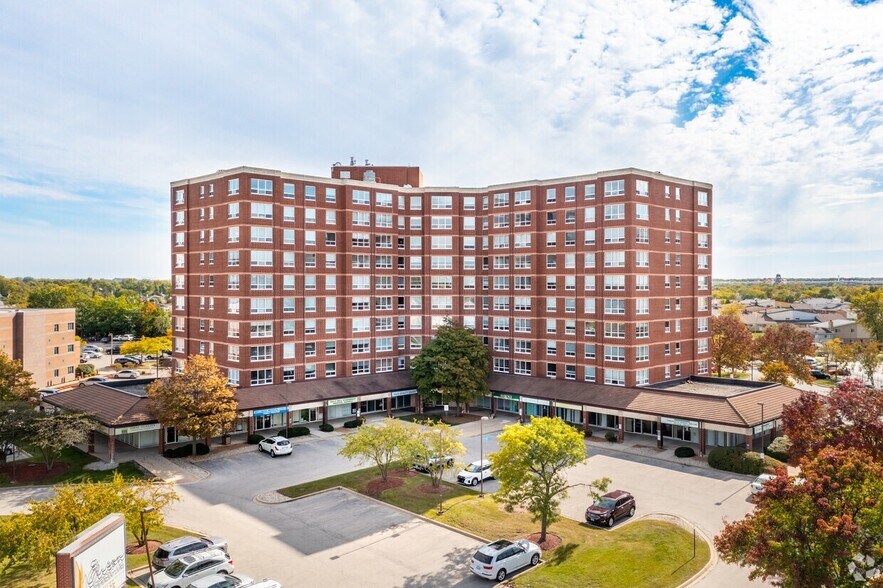 Primary Photo Of 8975 W Golf Rd, Niles Apartments For Lease