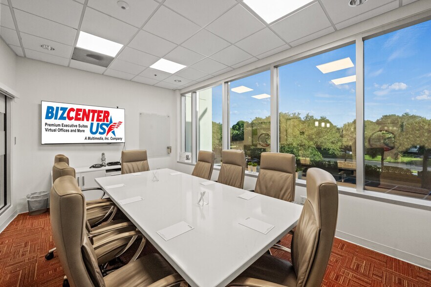 More Photos Of 6000 Metrowest Blvd, Orlando Coworking Space