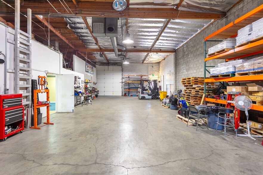 More Photos Of 425 Park Ave, San Fernando Warehouse For Sale