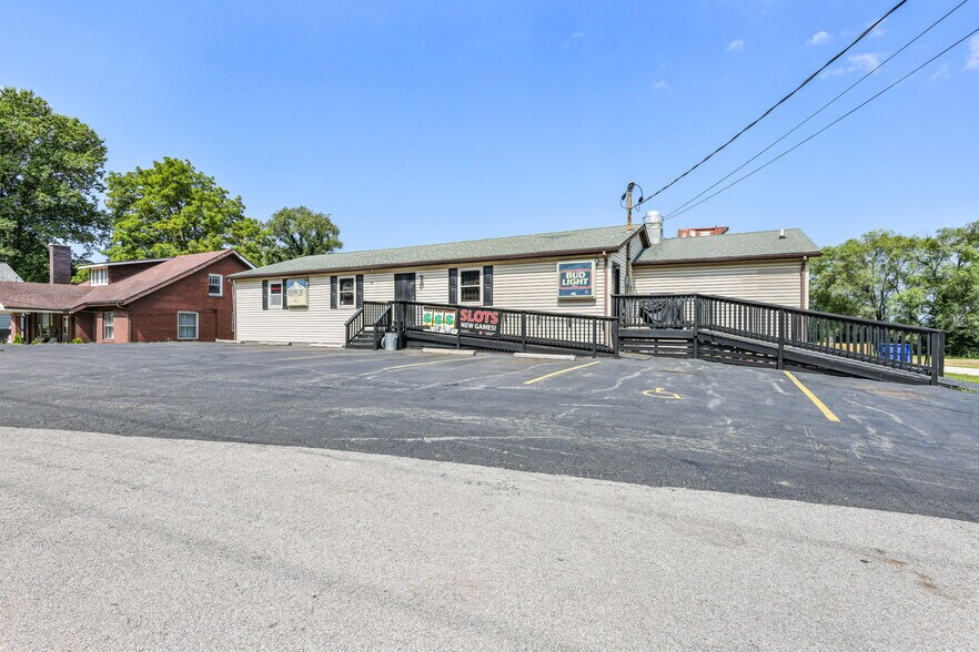 More Photos Of 519 N Main St, Caseyville General Retail For Sale