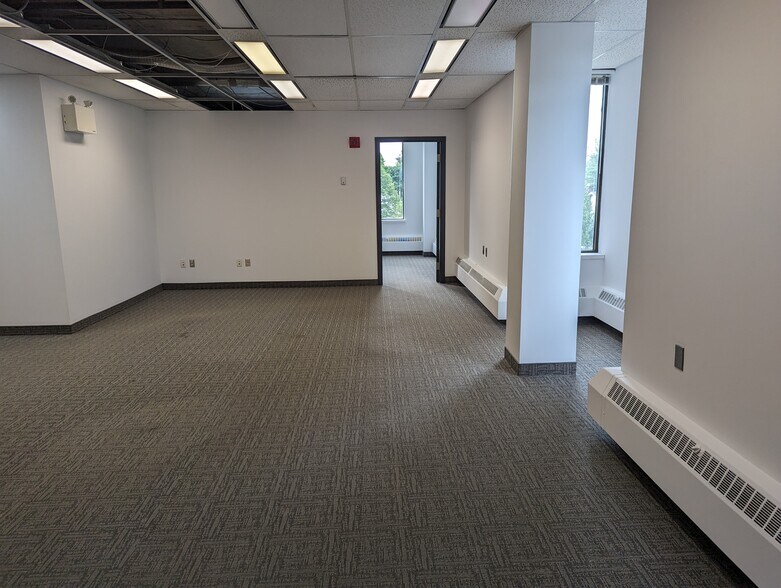 More Photos Of 1150 Morrison Dr, Ottawa Office For Lease