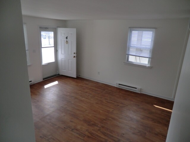 More Photos Of 1039 Sheridan Rd, Winthrop Harbor Apartments For Sale