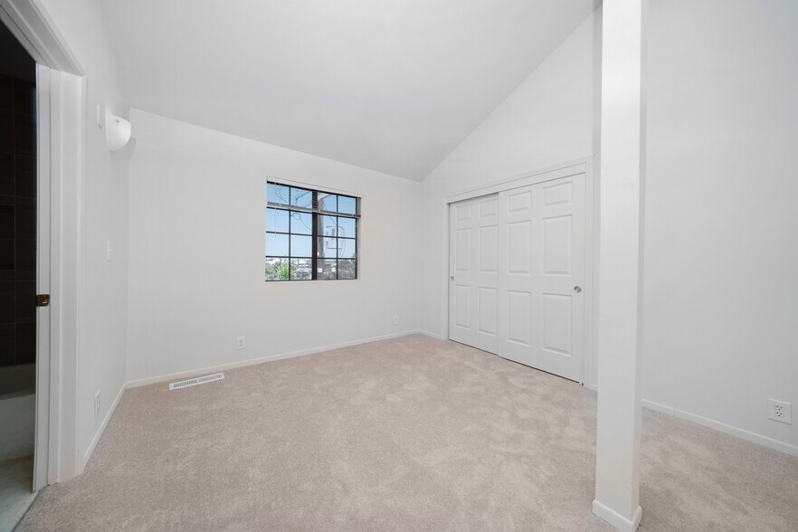 More Photos Of 4651 Cahuenga Blvd, North Hollywood Apartments For Sale