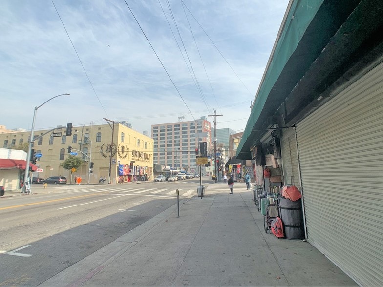 More Photos Of 204 E 11th St, Los Angeles General Retail For Sale