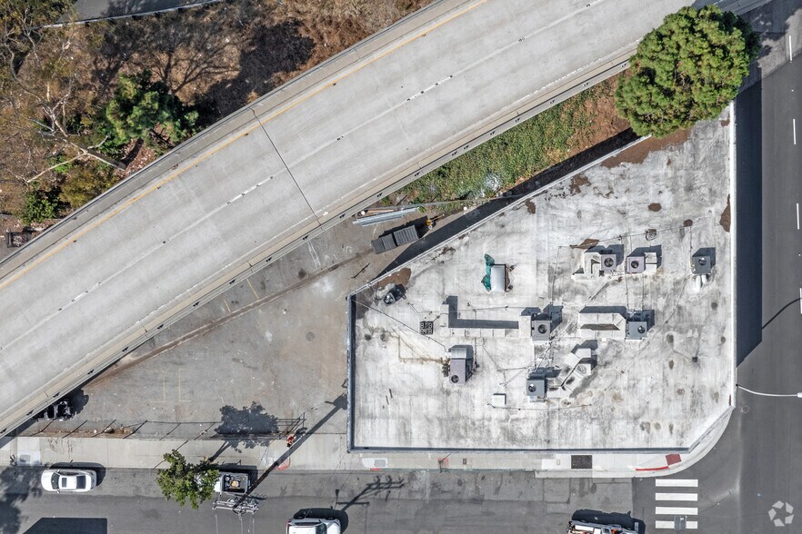 More Photos Of 11520 Jefferson Blvd, Culver City Light Distribution For Sale