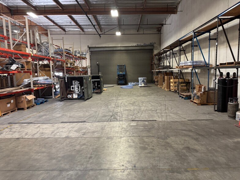 More Photos Of 960 E Grevillea Ct, Ontario Warehouse For Sale