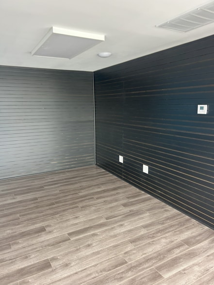 More Photos Of 1525 W Chapman Ave, Orange Showroom For Lease