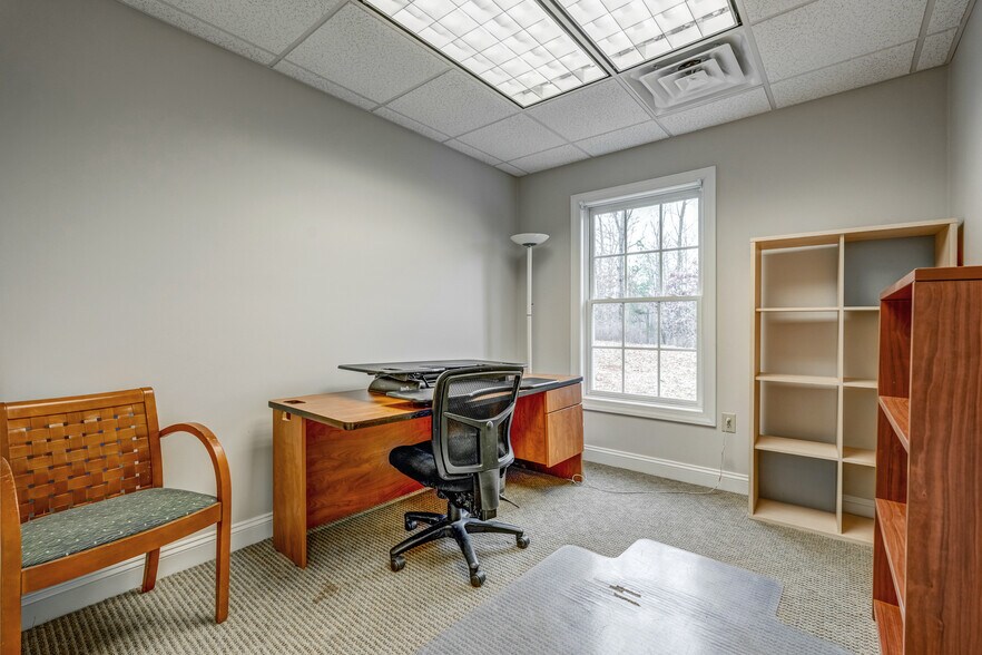 More Photos Of 95 Zion Station Ct, Troy Flex For Sale
