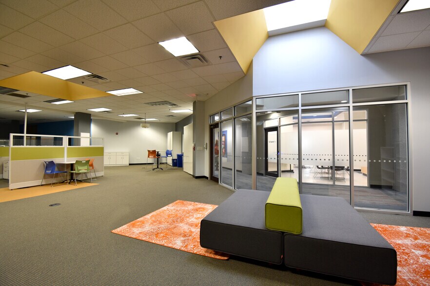 More Photos Of 100 Tradecenter Dr, Woburn Medical For Lease