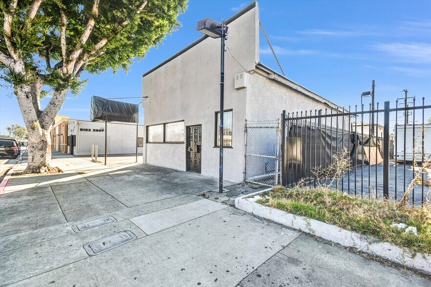 More Photos Of 11418 Garvey Ave, El Monte Freestanding For Lease