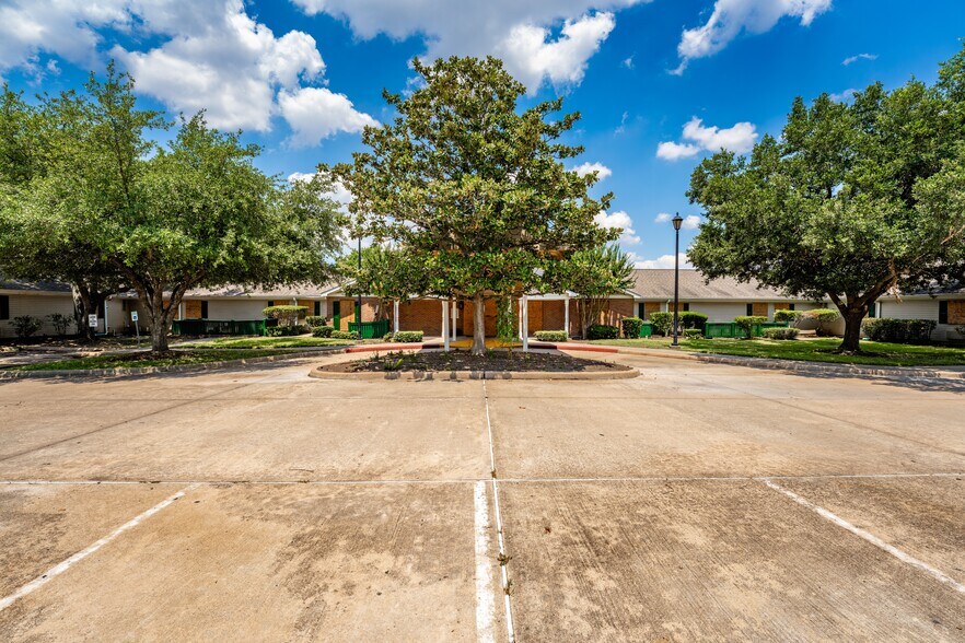 More Photos Of 11395 Richmond Ave, Houston Skilled Nursing Facility For Lease