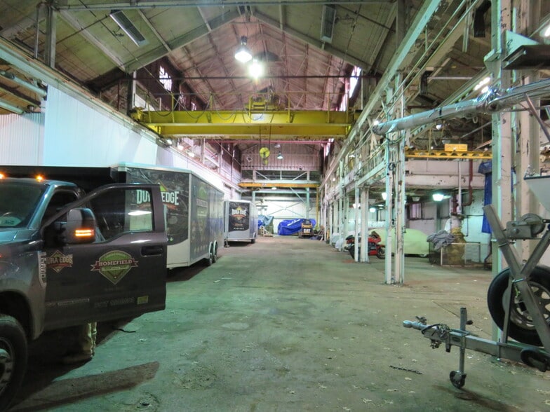More Photos Of 186 Lincoln Ave, Grove City Warehouse For Lease
