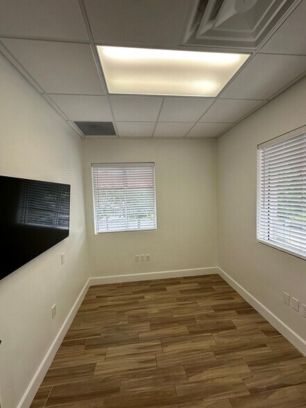More Photos Of 8865 Commodity Cir, Orlando Office For Lease