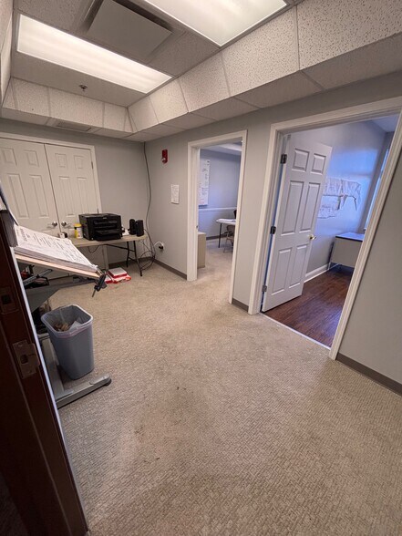 More Photos Of 277 Alexander St, Rochester Office Residential For Lease