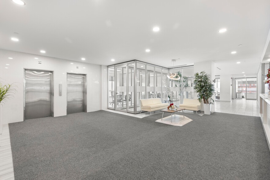 More Photos Of 3737 Boul Cremazie E, Montréal Office For Lease