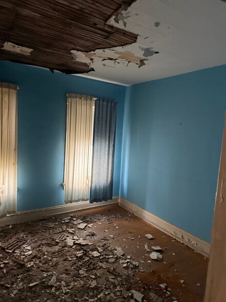 More Photos Of 1817 Penrose Ave, East Cleveland Specialty For Sale