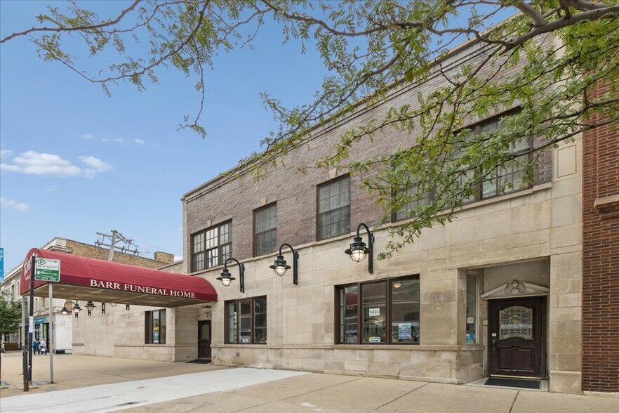 More Photos Of 6222 N Broadway St, Chicago Funeral Home For Sale