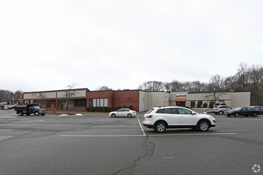 More Photos Of 521-551 Washington St, Stoughton Freestanding For Lease