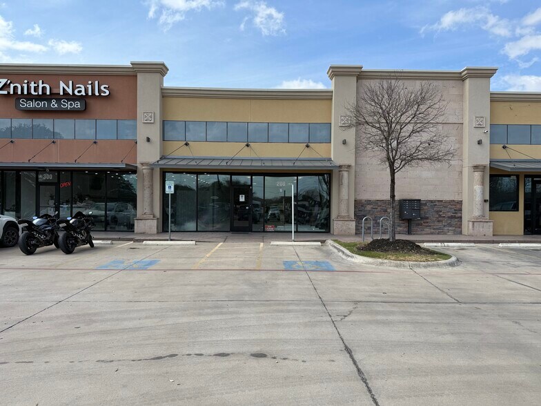 More Photos Of 11330 Manchaca Rd, Austin Freestanding For Lease