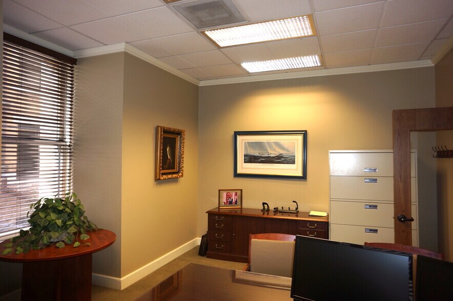 More Photos Of 730 17th St, Denver Office For Sale