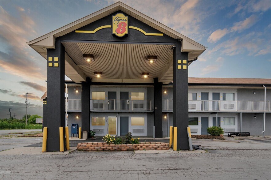 Primary Photo Of 3491 Latcha Rd, Millbury Hotel For Sale