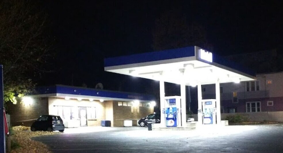 More Photos Of 2540 S Park Ave, Lackawanna Service Station For Sale