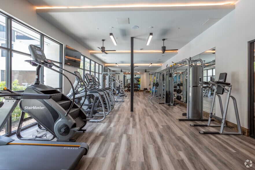 More Photos Of 4910 E 7th St, Austin Coworking Space