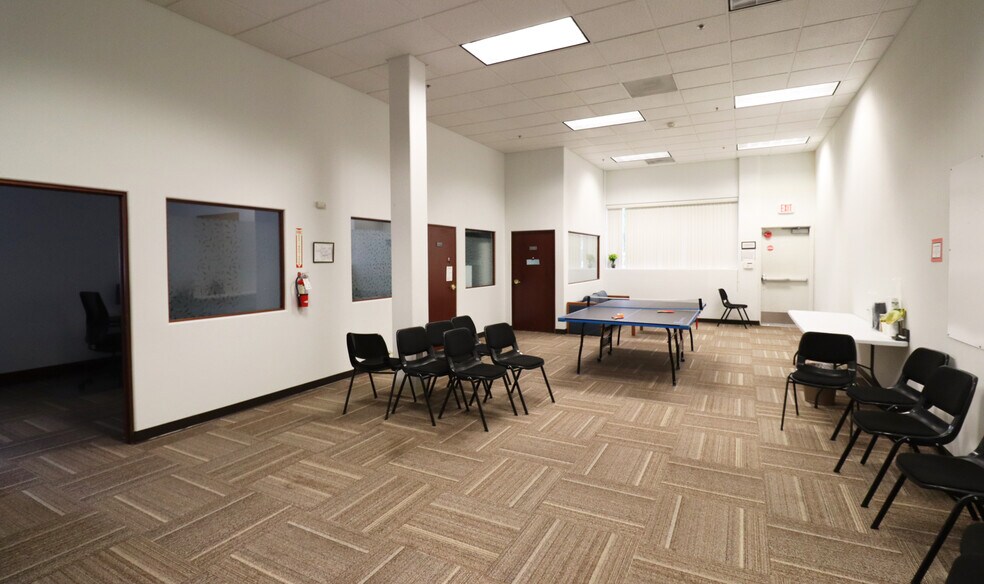 More Photos Of 4211 W 11th Ave, Eugene Freestanding For Sale