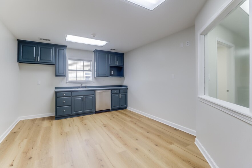 More Photos Of 831 Highway 90, Bay Saint Louis Office For Sale