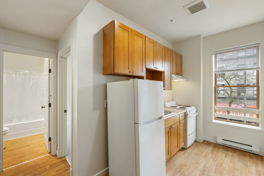 More Photos Of 668 S King St, Seattle Apartments For Lease