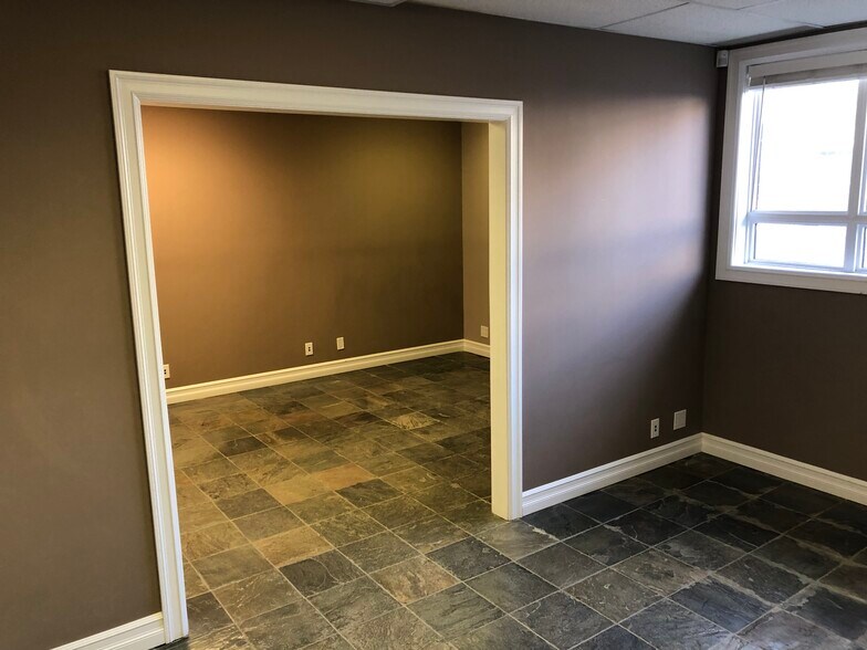 More Photos Of 104 - 138 Se, Calgary, Ab Av, Calgary Apartments For Sale