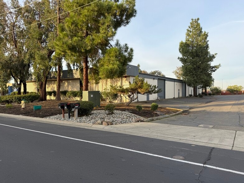 Primary Photo Of 3630 Cincinnati Ave, Rocklin Warehouse For Lease