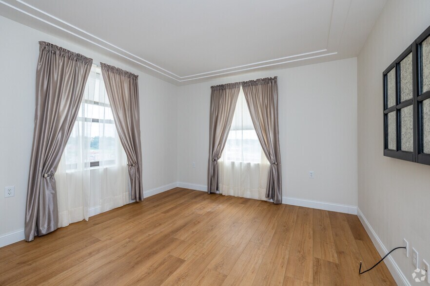 More Photos Of 422 Felix St, Saint Joseph Apartments For Sale